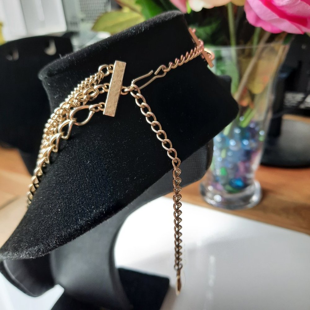 VINTAGE - Gold Curb Chain and Clip on Earrings c. 1980's - Picture 4 of 8